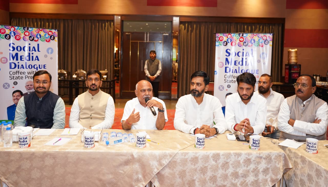 भारतीय जनता पार्टी के प्रदेश अध्यक्ष व विधायक श्री हेमंत खण्डेलवाल ने बुधवार को भोपाल में सोशल मीडिया इन्फ्लुएंसर्स से किया संवाद