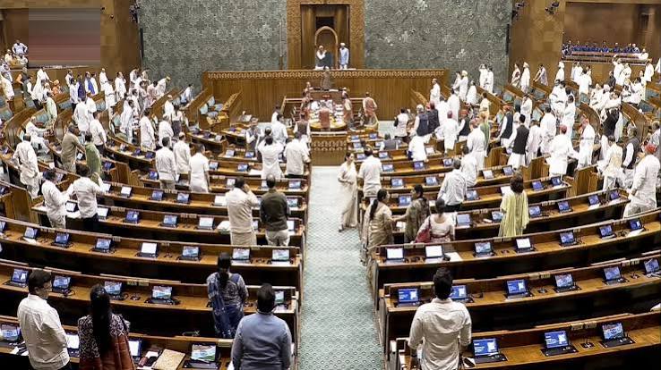 Parliament: संसद के मानसून सत्र के आज आखिरी दिन लोकसभा में क्या हुआ? जानिए राज्यसभा में कितना हुआ काम